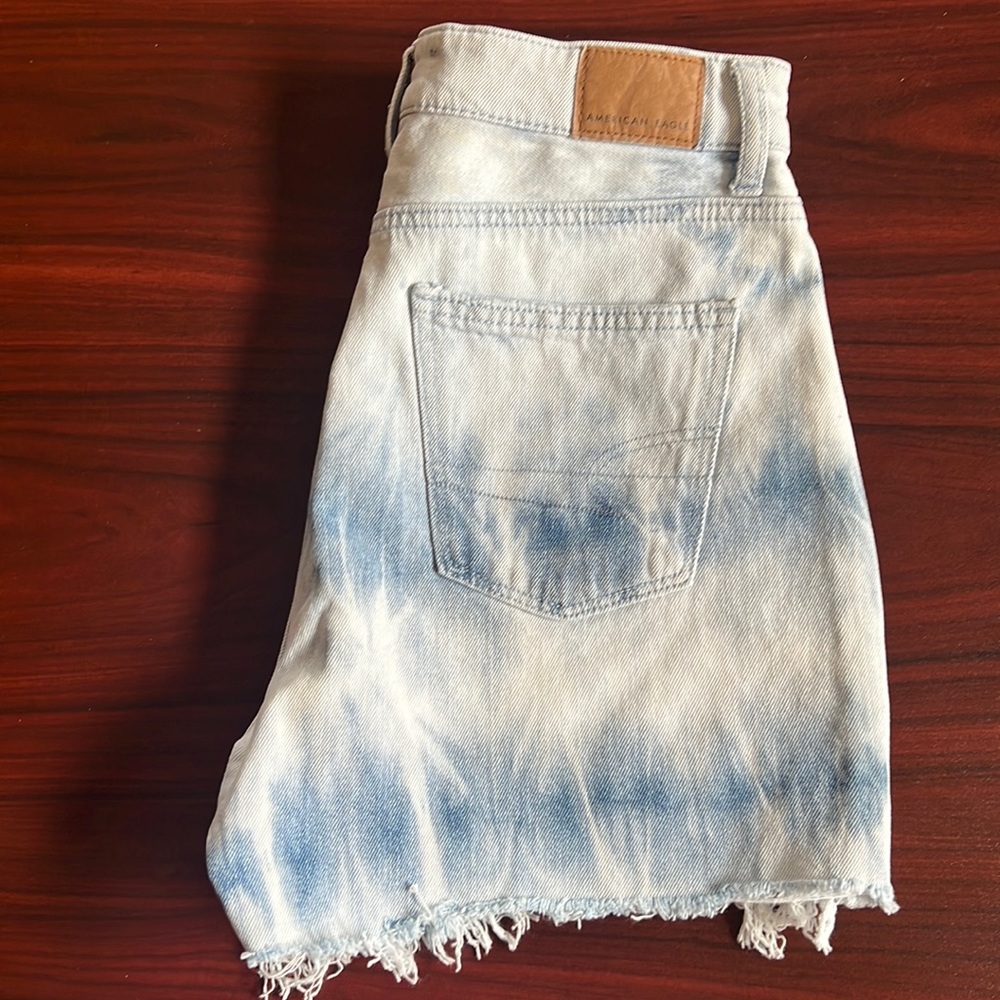 American Eagle Highest Rise Mom Short in Denim